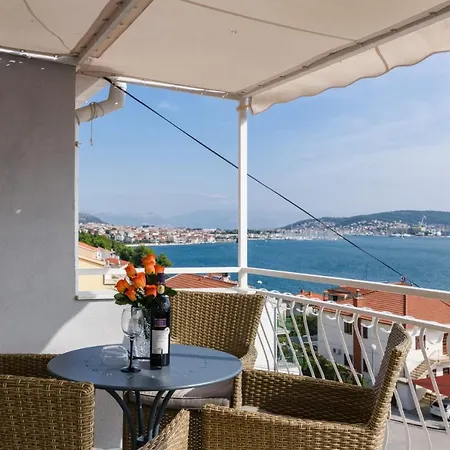 La Bodega Apartments Trogir Exterior photo